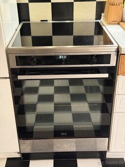 AEG Plně indukční sporák SteamBake (CIB6645ABM)