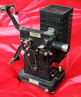historický projektor 8mm