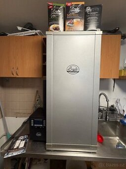 🔥 Elektrická udírna Bradley Smoker – 6 roštů 🔥