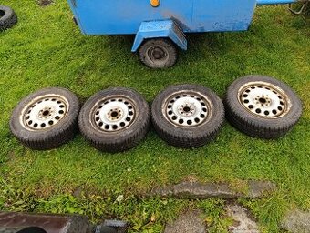 Kola se zimními pneu 185/60 R15