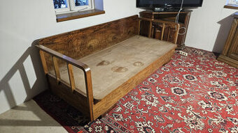 Dřevěný gauč z 50. let s úložným prostorem