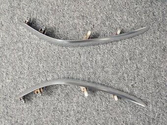 Suzuki SX4, ozdobné lišty kolem autorádia