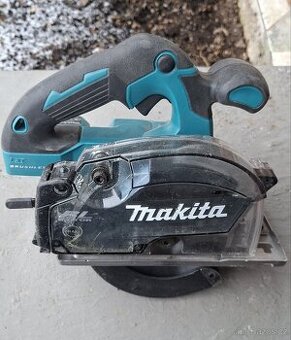 Makita dcs553