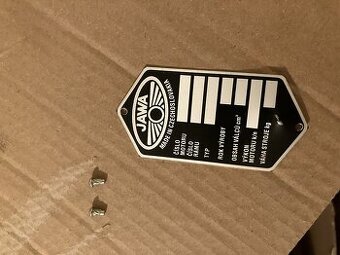 jawa nový štítek s nýtkama