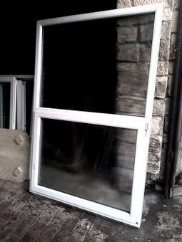 Velké plastové okno doprava