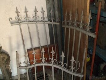 mříže,zábradlí,plech 2x1 metr