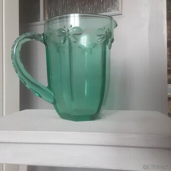 Džbán, hrnicky, talíře misky