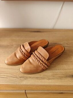 Dámské pantofle Lucky Brand 37