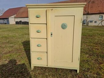 krásná babiččina vařenka - špajzka