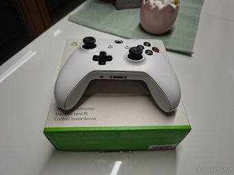 Xbox one ovladač, skvělý stav, krabice