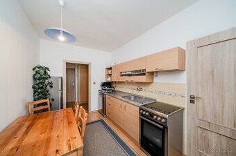 Slunná a velká 2+1 s balkónem v Hrabůvce, ul. Kašparova