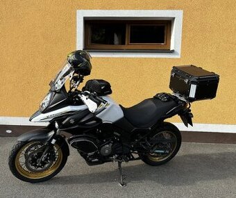 SUZUKI V-STROM 650 XT, VÝBAVA, NAVIGACE, DOHODA