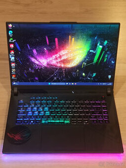 Herní notebook Asus Strix / RTX 4080 175W / 32Gb / 1TB ssd