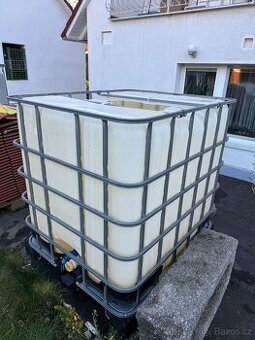 IBC 1000l top stav plastová paleta