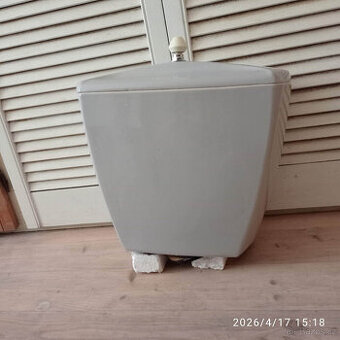 Splachovač k WC kombi ZDARMA