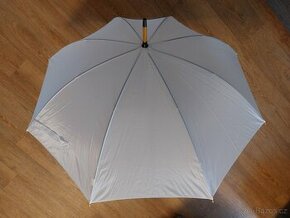 Prodám 19 ks bílých deštníků