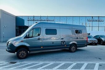 OBYTNÝ AUTOMOBIL MERCEDES BENZ AG 4x4,
