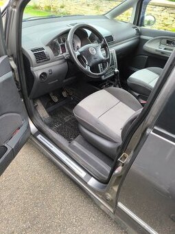 Prodám Volkswagen Sharan 2007-2,0 TDI