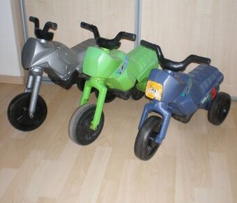 odrážedlo plastová motorka, velká a malá