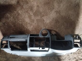 Palubní deska. VW T5