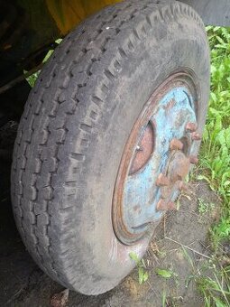 Prodej pneu na nakladač HON UN 053