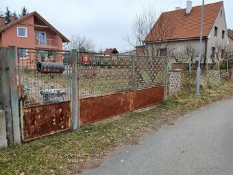 Dvoukřídlá vrata s brankou
