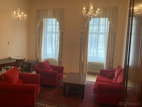 Sedací souprava a nábytek z prezidenstkého apartmá - 1