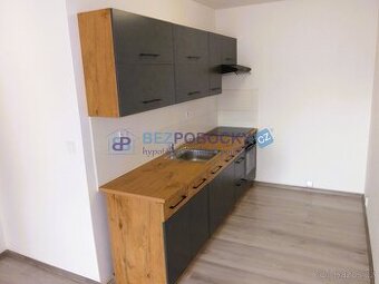 Pronájem zrekonstruovaného bytu 2+kk s prostorným balkonem - 1