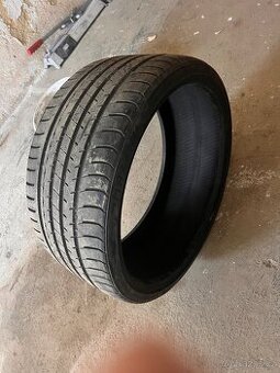 235/30/r20