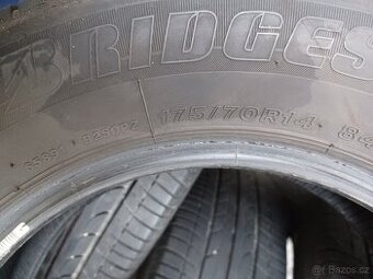 Pneu  175 / 70 / 14  84T