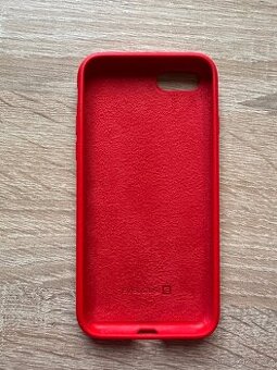 iPhone SE - zadní silikonový kryt