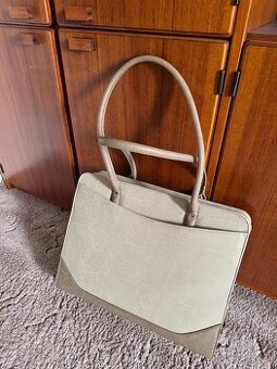 Elegantní dámská kožená brašna na laptop DICOTA Lady Allure