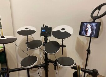 Bicí souprava Roland TD-02 s příslušenstvím - kompletní set