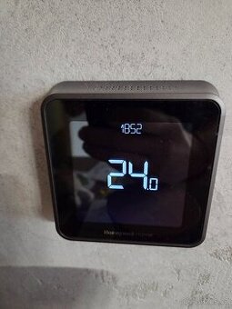 Termostat Honeywell Lyric T6 Smart, drátový (nový, záruka)