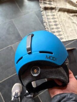 Nová lyžařská snowboardová  helma Oakley MOD1