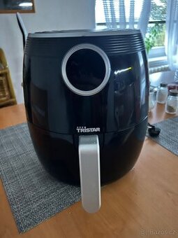 Horkovzdušná fritéza Tristar FR-6956