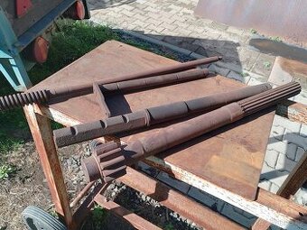 Hřídele na Zetor 3011