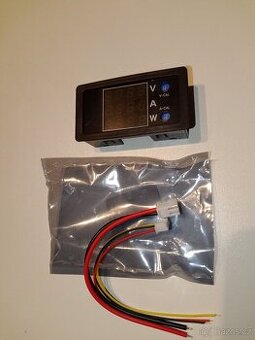 Panelový digitální voltmetr,ampérmetr,wattmetr DC