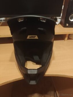 Prodám integrální helmu Leatt MTB 1.0 DH