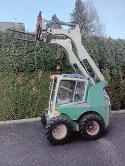 Smykový nakladač Novotný B 861