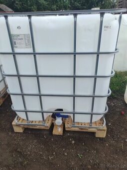 IBC kontejnery na vodu nádrž