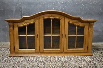 Závěsná vitrínka