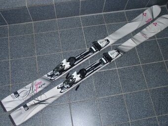 TOP DÁMSKÉ NASERVISOVANÉ LYŽE CAREVY 155 CM FISCHER ASPIRE