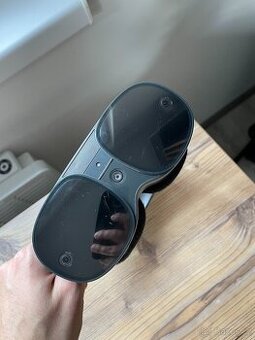 HTC Vive XR Elite – málo používané VR brýle