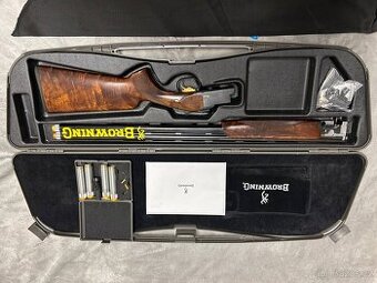 BROWNING B725 S3 v černém provedení