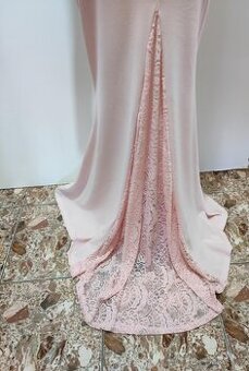 Nové dámské dlouhé šaty s krajkovými rukávy růžové