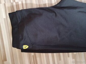 Prodám dámské tepláky Ferrari