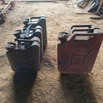 Plechové kanistry - 1