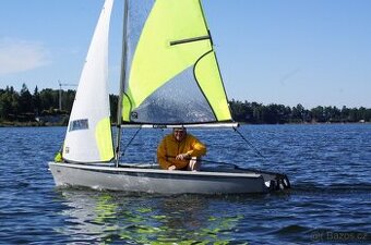 RS Feva (2016) – skvělá juniorská plachetnice, připravená na
