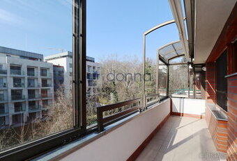 Pronájem bytu 2+kk/2xT, 82m2, 4. p., ulice U Nikolajky, Prah